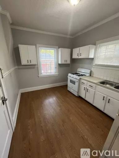 Main picture of 724 Crosby St