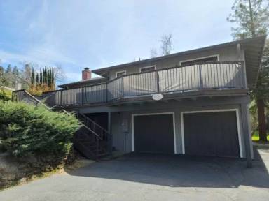 Main picture of 12003 Lakeshore S