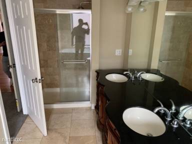 Main picture of 4629 S Drexel Blvd