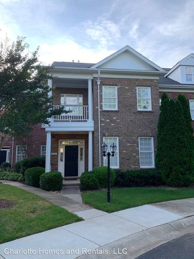 Main picture of 8300 Indigo Row