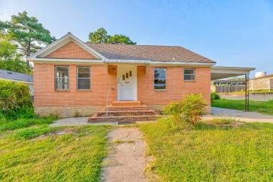 Main picture of 202 Verna St