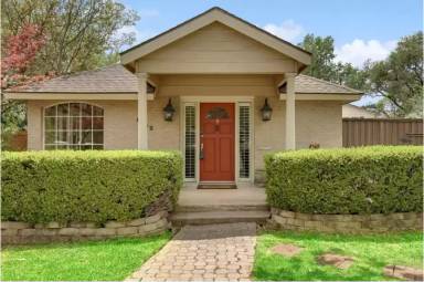 Main picture of 6042 Monticello Ave
