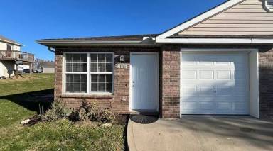 Main picture of 207 NW Barr Rd