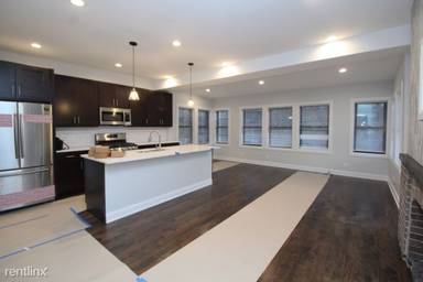 Main picture of 1226 W Sherwin Ave