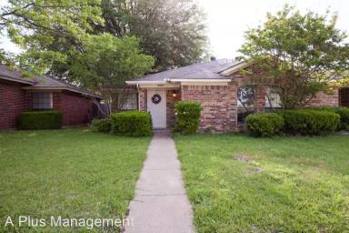 Main picture of 8504 Holly St