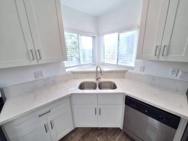 Main picture of 2592 Armacost Ave