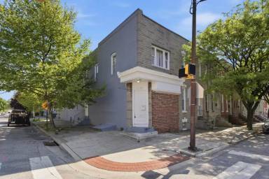 Main picture of 1101 S Carey St