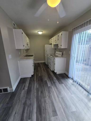 Main picture of Town & Country Apartments