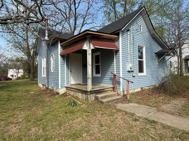 Main picture of 1018 S Main St
