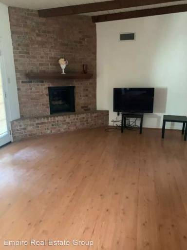 Main picture of 1604 Live Oak Pl