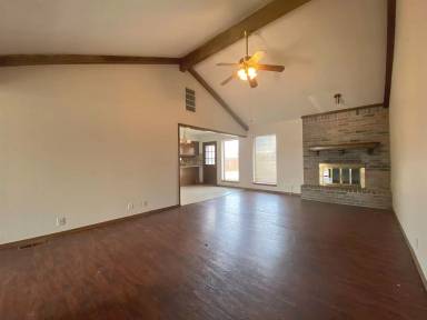 Main picture of 521 W 8th St