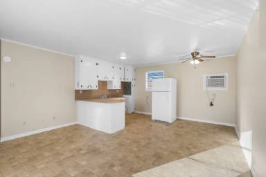 Main picture of 4401 North St