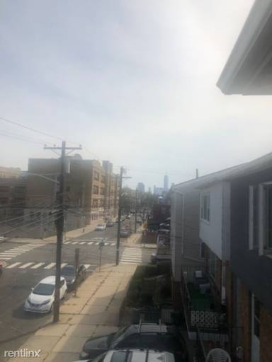 Main picture of 123 Saint Pauls Ave