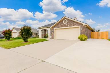 Main picture of 2405 Coy Dr