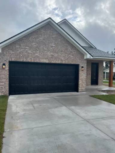 Main picture of 108 Twin Lakes Dr