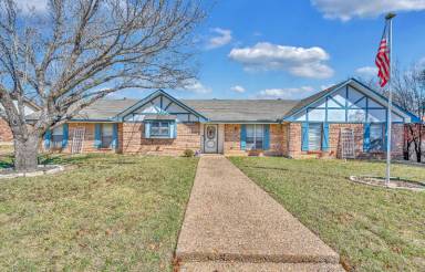 Main picture of 400 Patricia Dr