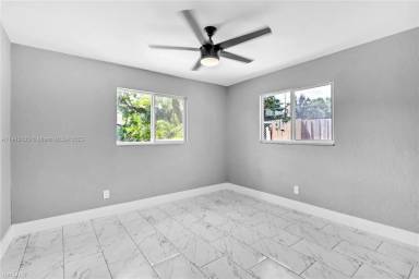 Main picture of 735 NW 4th Ave