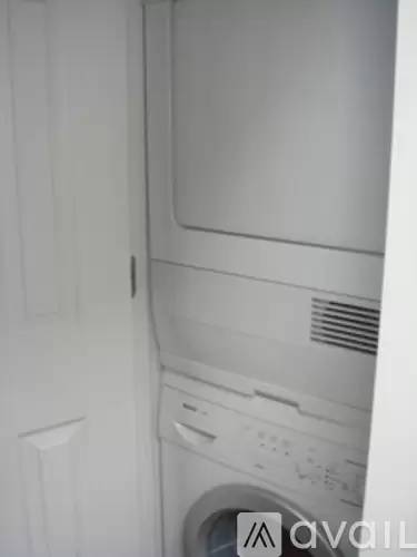 Main picture of 277 E 10th St