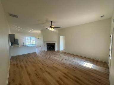 Main picture of 8960 Acorn Ln