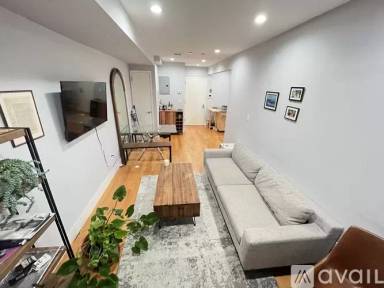 Main picture of 971 Lafayette Ave