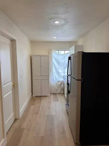 Main picture of 410 Randall St