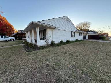 Main picture of 9671 Lynbrook Dr
