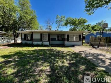 Main picture of 608 Bluebonnet Dr