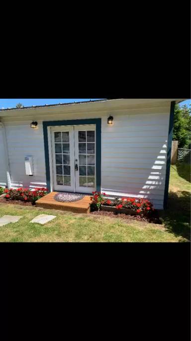 Main picture of 728 SE Oar Ave