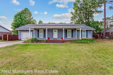 Main picture of 810 Whispering Pines Rd