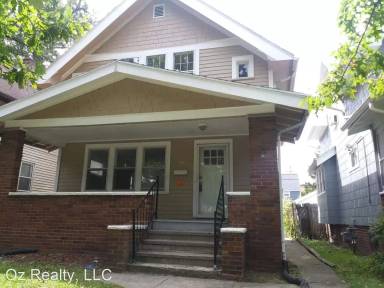 Main picture of 748 Geneva Ave