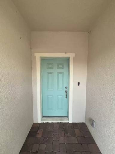 Main picture of 900 Lakefront Village Dr