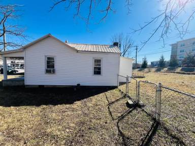 Main picture of 903 Kabrich St