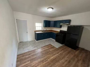 Main picture of 5327 Rosetta St