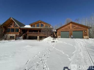 Main picture of 2817 E Pioneer Rd