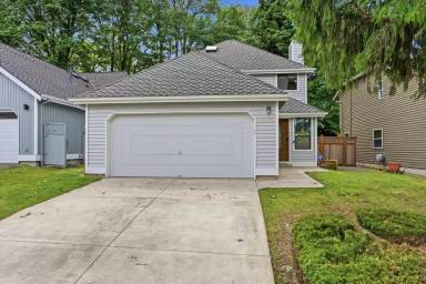 Main picture of 2227 SE 8th Pl