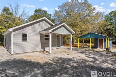 Main picture of 210 Rose Ave