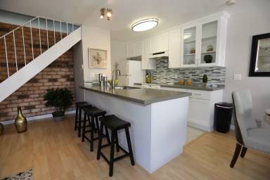Main picture of 365 N 3rd St