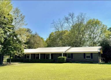 Main picture of 111 Victoria Dr