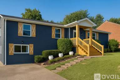 Main picture of 586 Huntington Pkwy