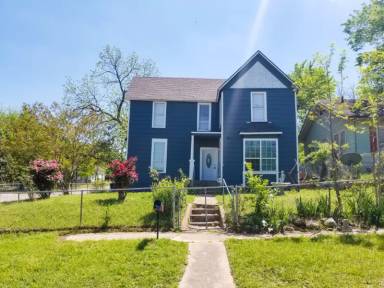 Main picture of 700 W Munson St