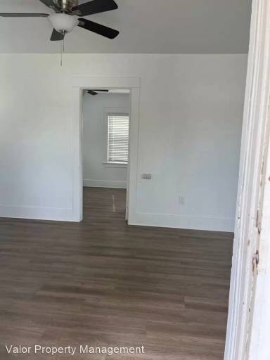 Main picture of 9059 Lamar St