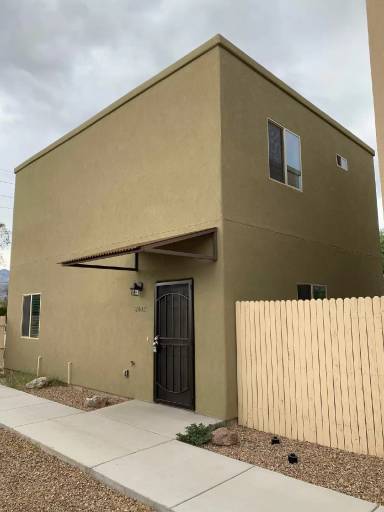 Main picture of 3402 E Flower St