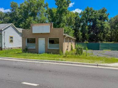 Main picture of 839 W Richardson Ave