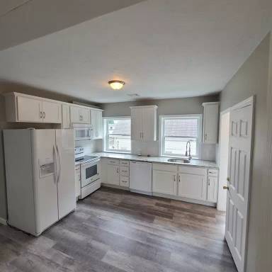 Main picture of 55 S Leyden St