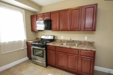 Main picture of 1260 Oak Ln