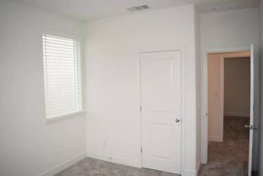 Main picture of 1608 Lion St