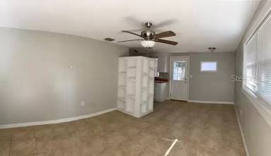 Main picture of 5852 Monroe St