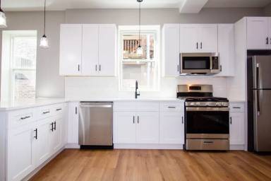 Main picture of 838 S Miller St