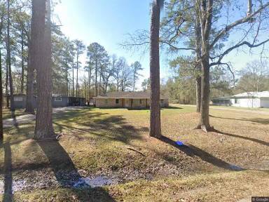 Main picture of 307 W Lester Hawthorne St