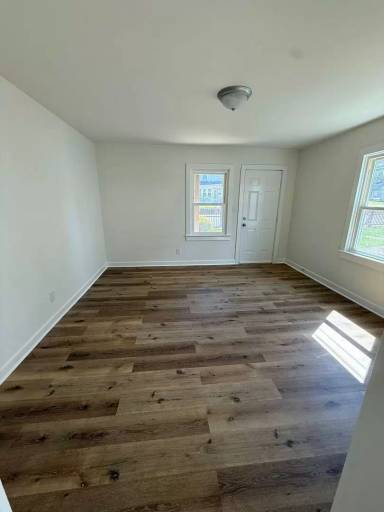 Main picture of 1423 E 5th St